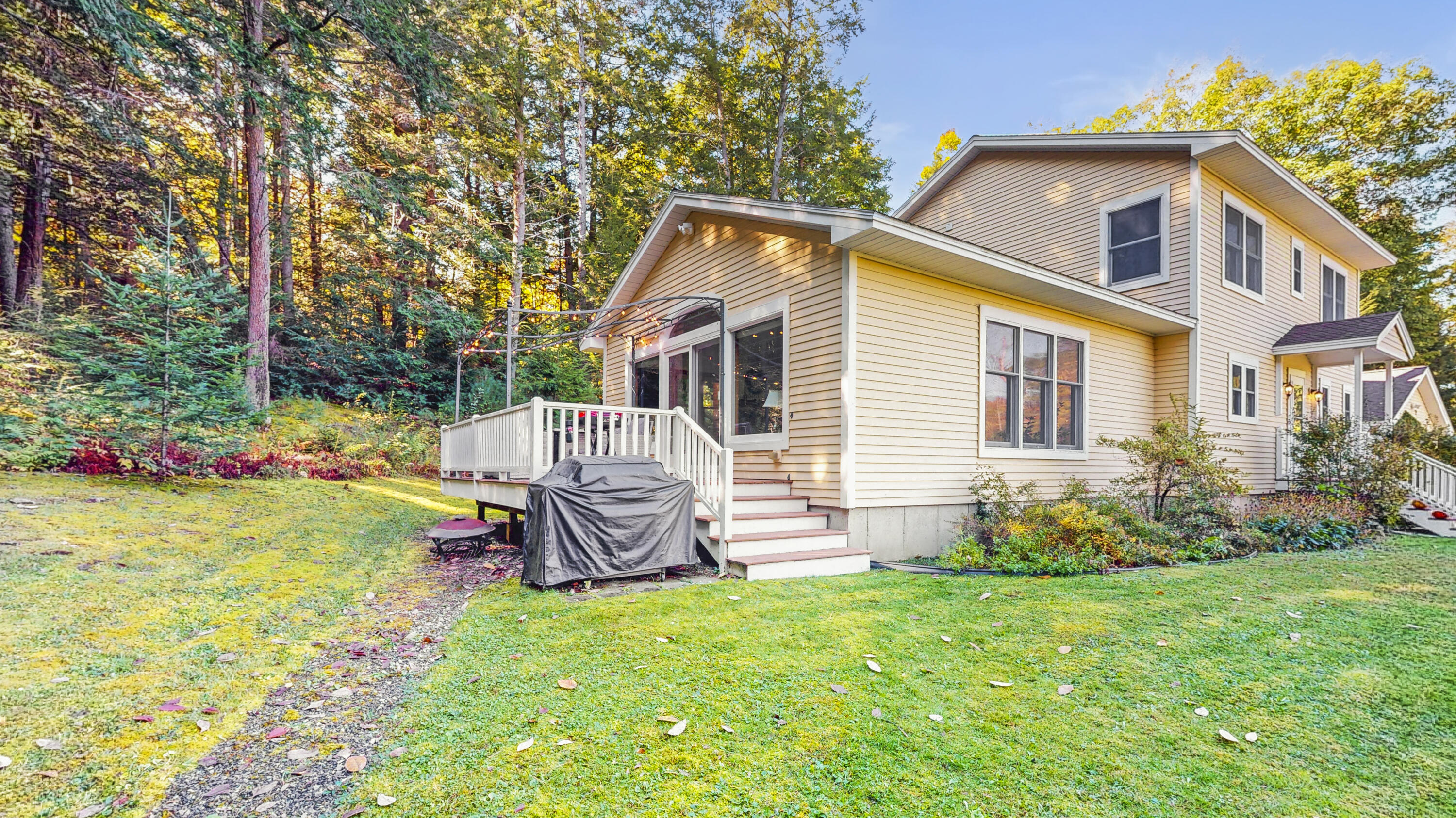 85 Pinewoods Road Lewiston, ME 04240 - Photo 22 of 25 Side View