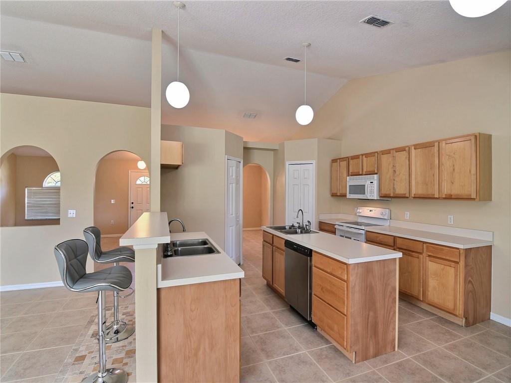 5907 Ridge Lake Circle Vero Beach, FL 32967 - Photo 9 of 36