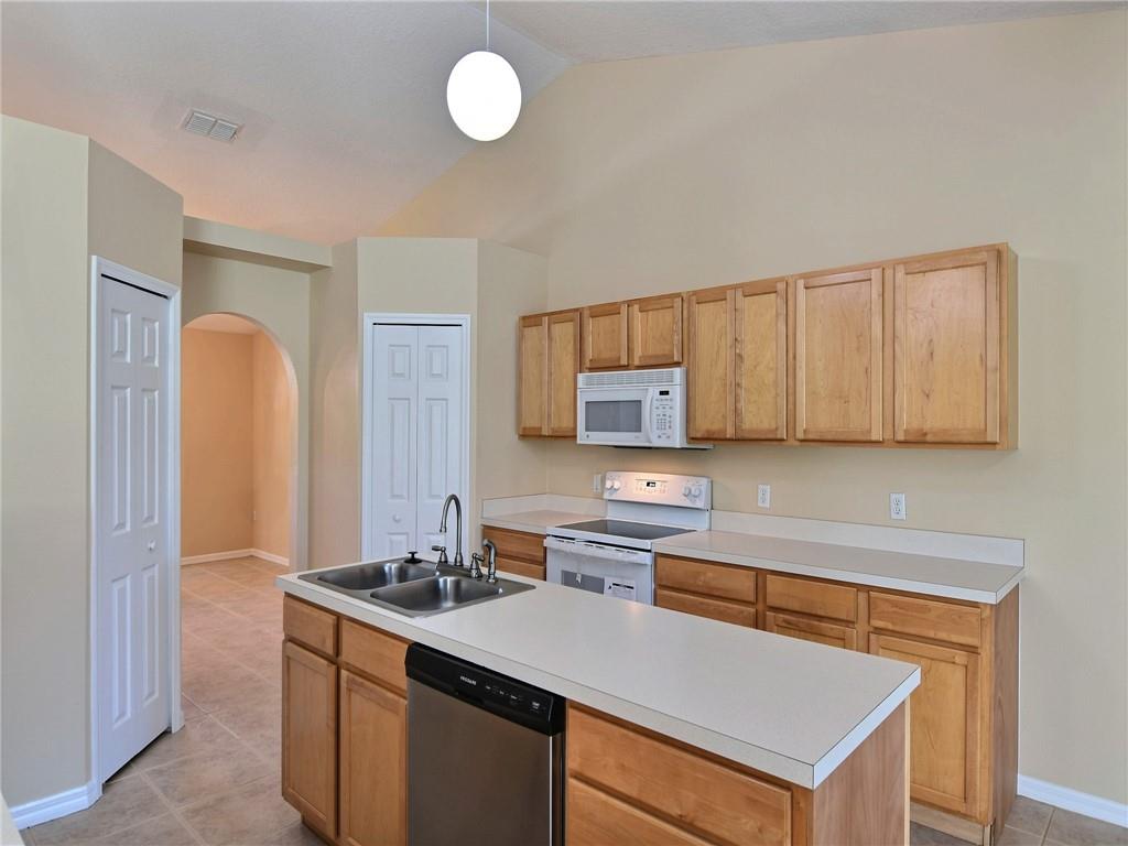5907 Ridge Lake Circle Vero Beach, FL 32967 - Photo 10 of 36