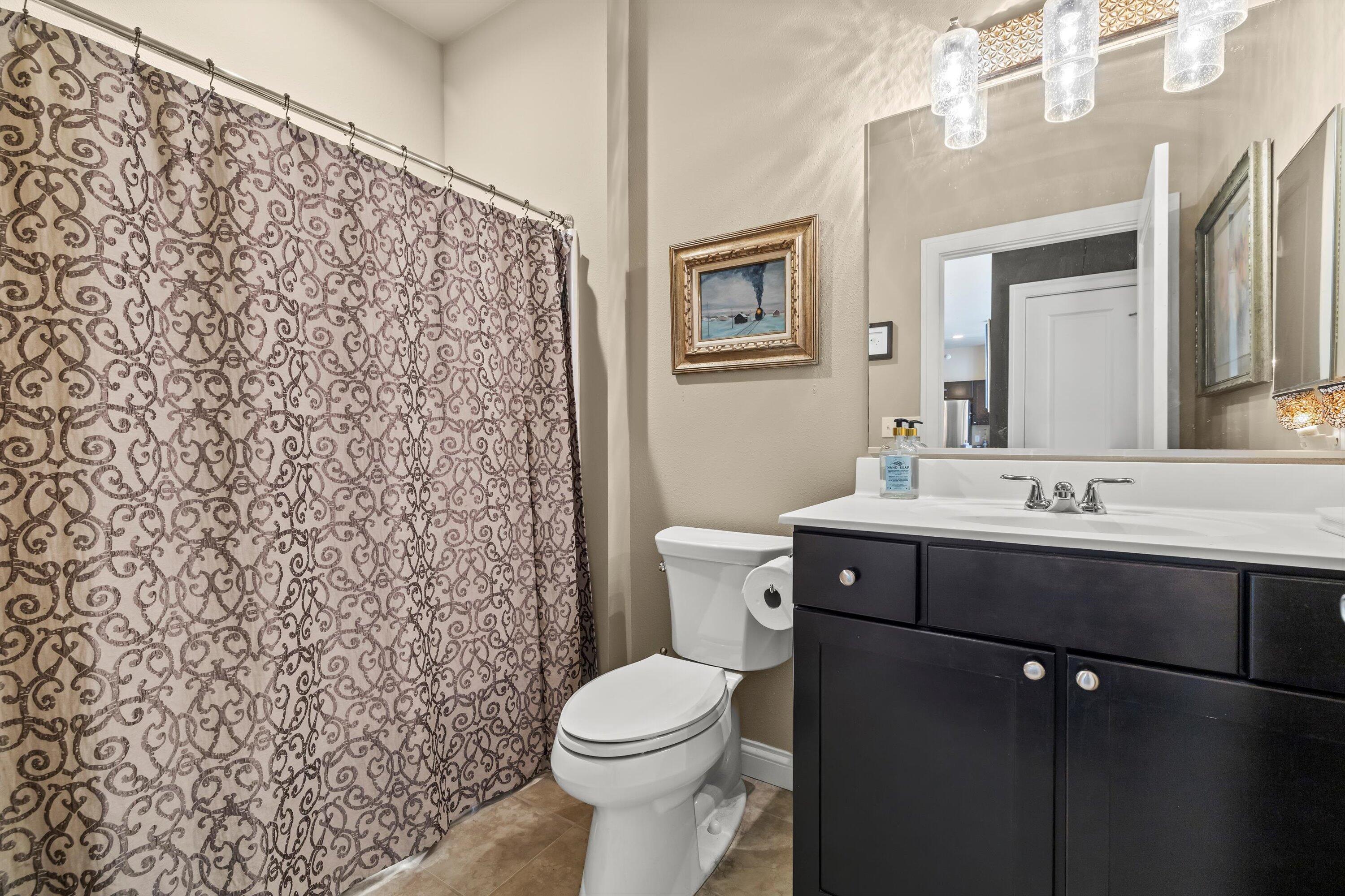 141 Main Street, Unit 418 Racine, WI 53403 - Photo 27 of 28 2nd Full Bath