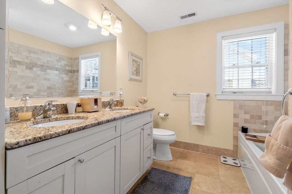 170 West 3rd Street, Unit 1 Boston, MA 02127 - Photo 8 of 28