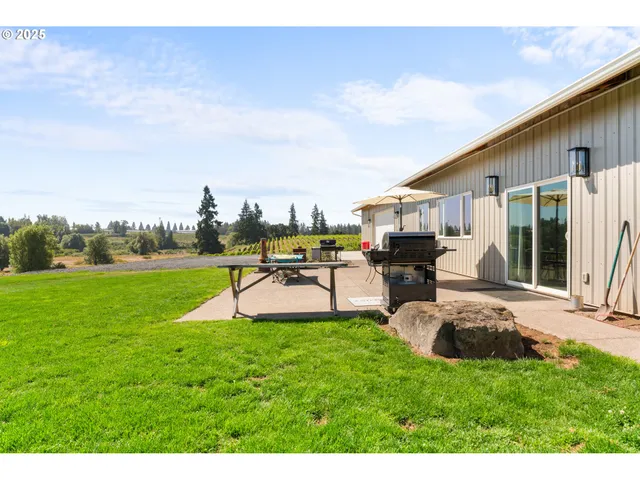 a view of outdoor space yard deck and patio