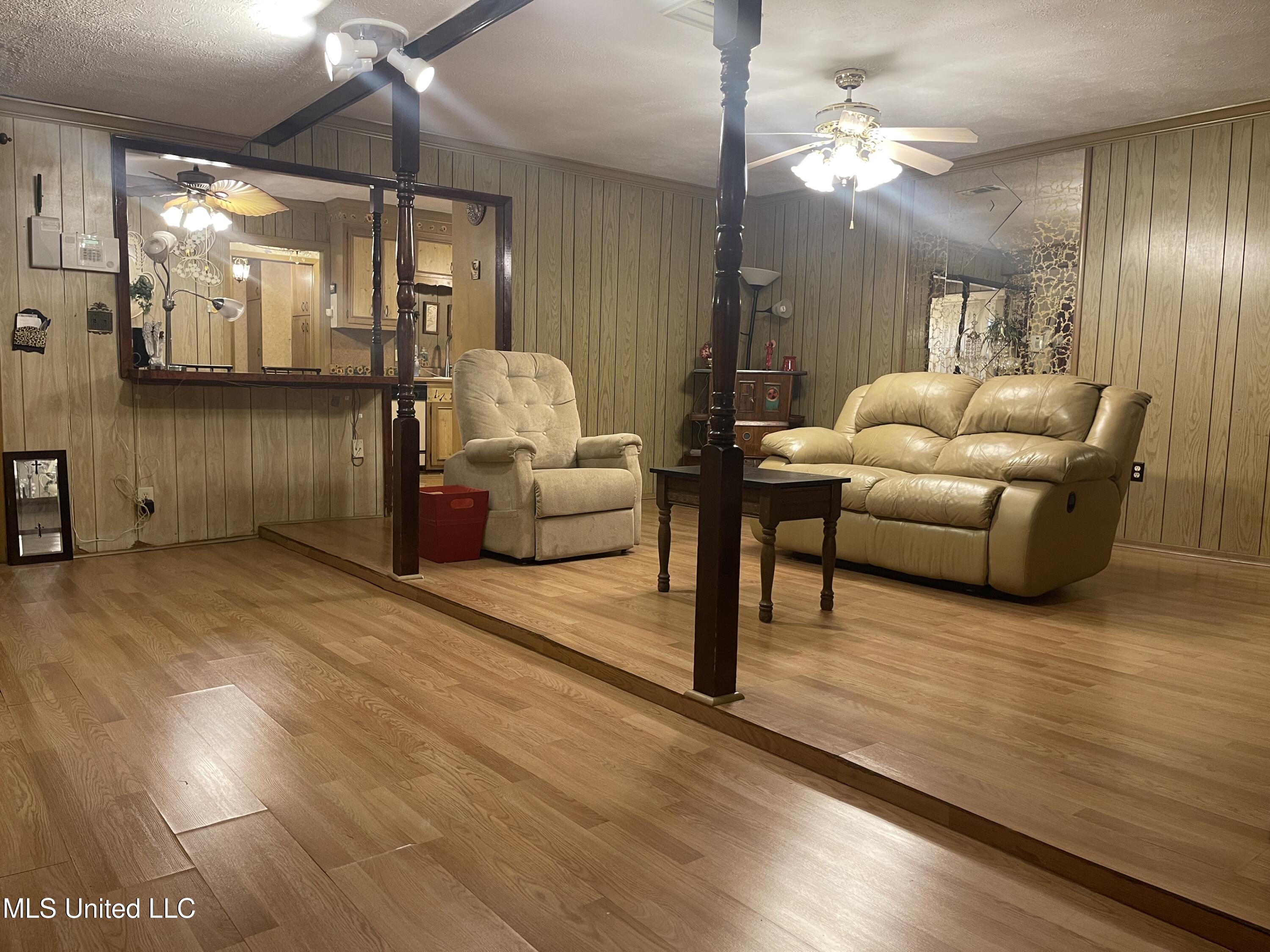 910 Watkins Place Jackson, MS 39206 - Photo 13 of 39 IMG_1678