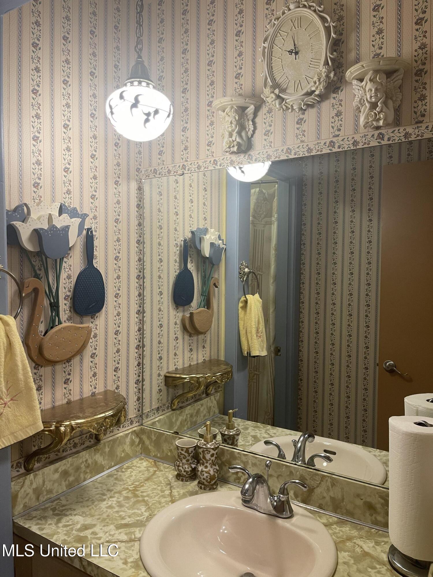 910 Watkins Place Jackson, MS 39206 - Photo 31 of 39 IMG_1735