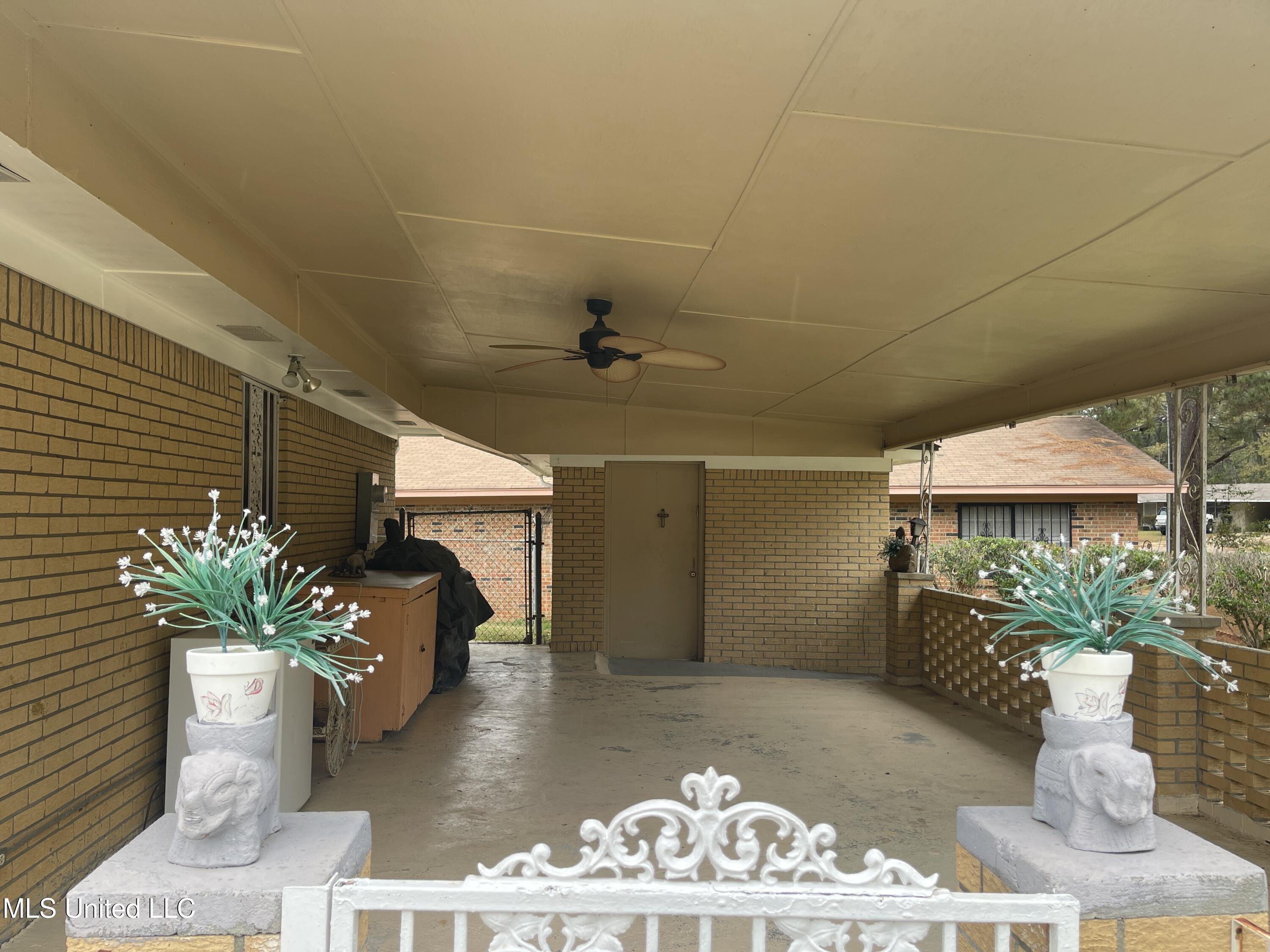 910 Watkins Place Jackson, MS 39206 - Photo 36 of 39 IMG_1786