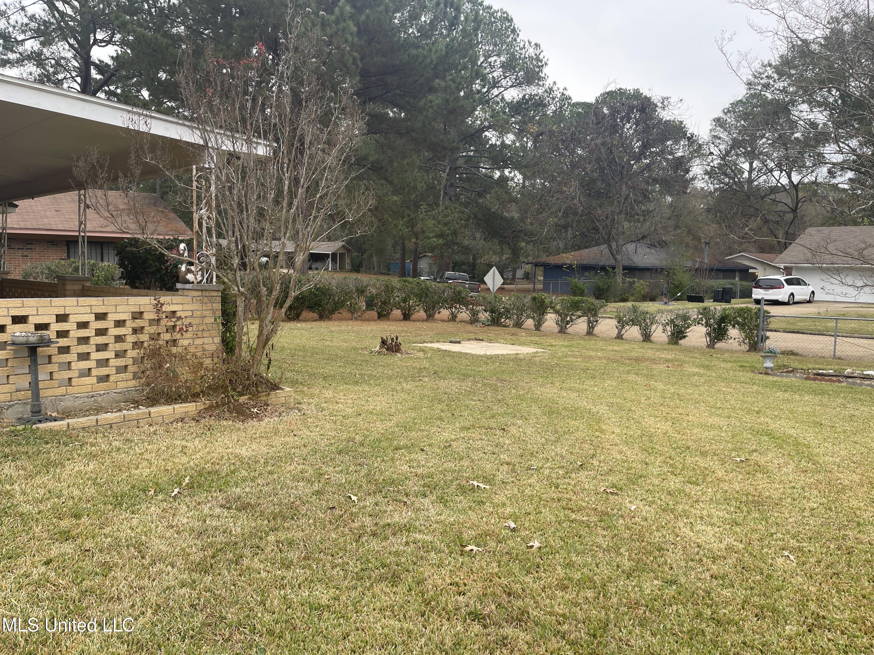 910 Watkins Place Jackson, MS 39206 - Photo 37 of 39 IMG_1777