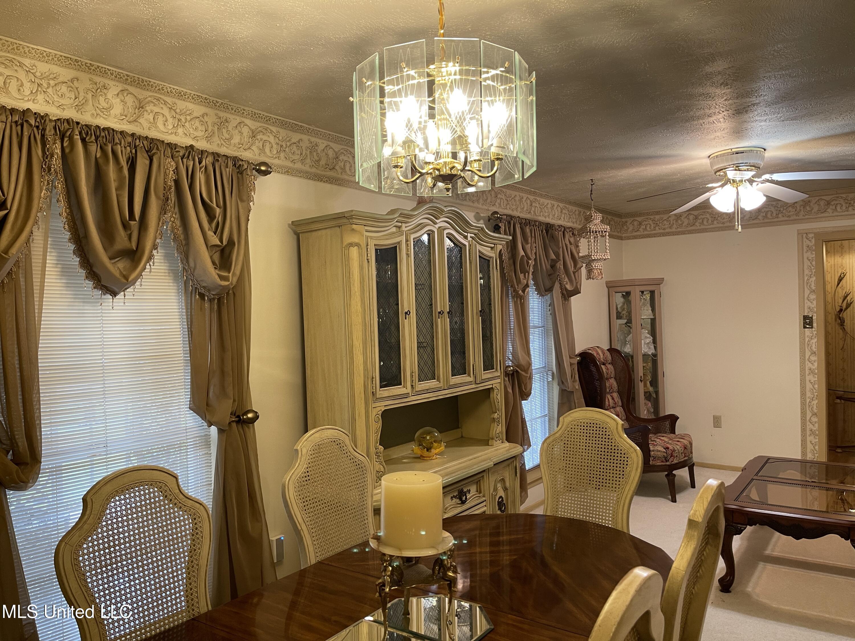 910 Watkins Place Jackson, MS 39206 - Photo 5 of 39 IMG_1642