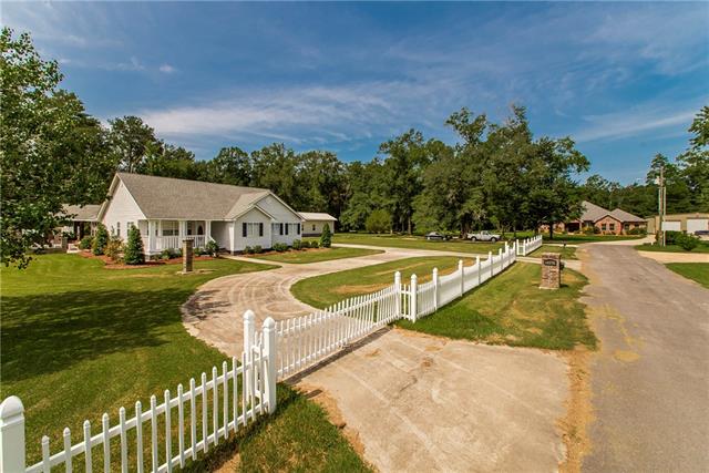 14076 Manina Lane Tickfaw, LA 70466 - Photo 2 of 58