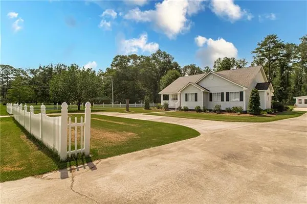 $350,000 | 14076 Manina Lane, Tickfaw, LA 70466