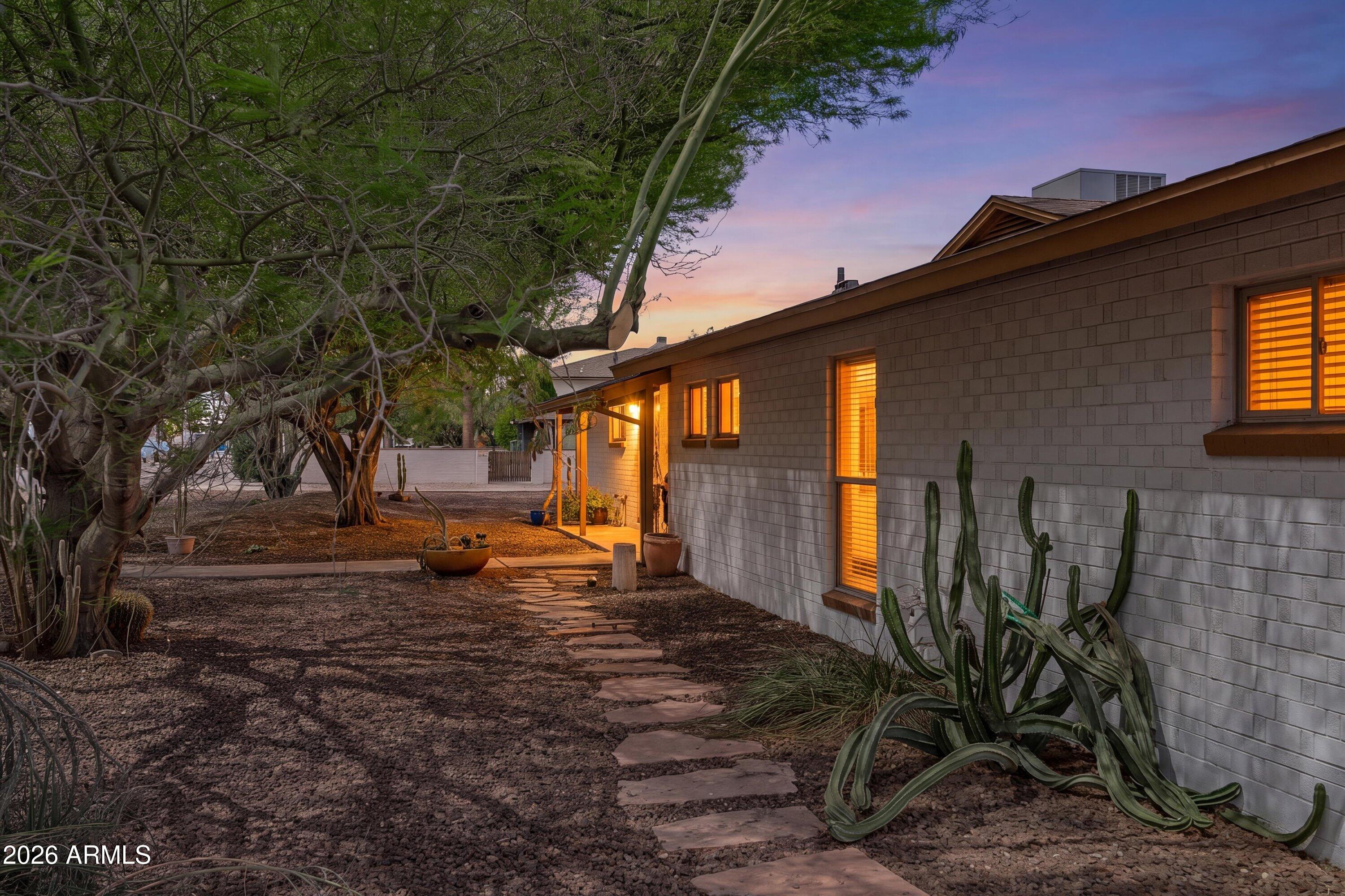 5525 North 12th Street Phoenix, AZ 85014 - Photo 2 of 59 03-Front Walkway View