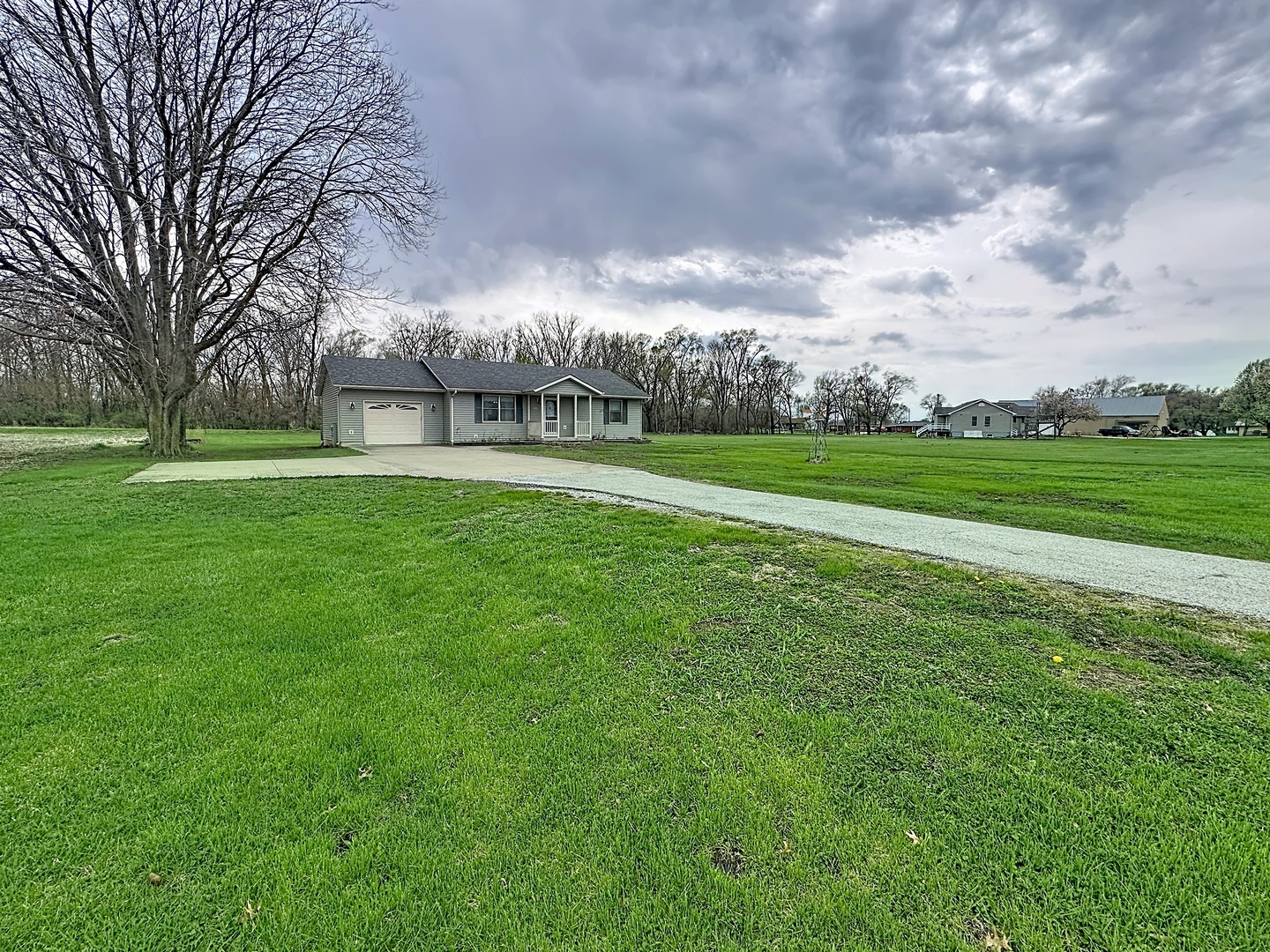 2524 Big Island Road Milan, IL 61264 - Photo 2 of 22