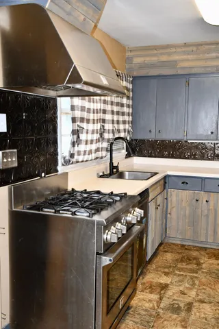 $166,000 | 308 Maple Avenue South, Thief River Falls, MN 56701