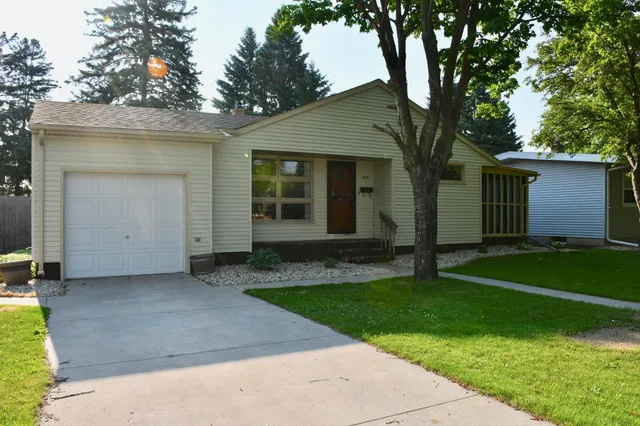 $166,000 | 308 Maple Avenue South, Thief River Falls, MN 56701