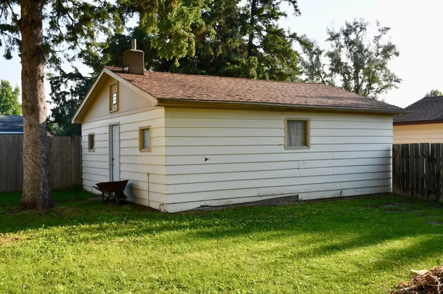 $166,000 | 308 Maple Avenue South, Thief River Falls, MN 56701