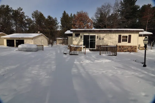 $219,900 | 3624 11th Drive, Wisconsin Dells, WI 53965