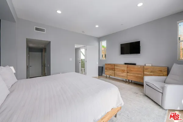 $1,399,000 | 1405 Bates Avenue, Los Angeles, CA 90027