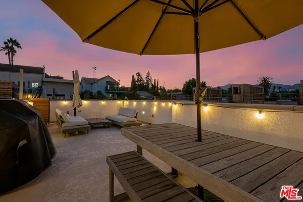 $1,399,000 | 1405 Bates Avenue, Los Angeles, CA 90027