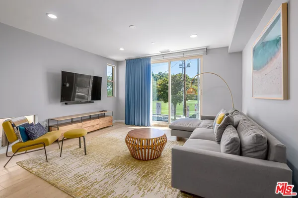 $1,399,000 | 1405 Bates Avenue, Los Angeles, CA 90027