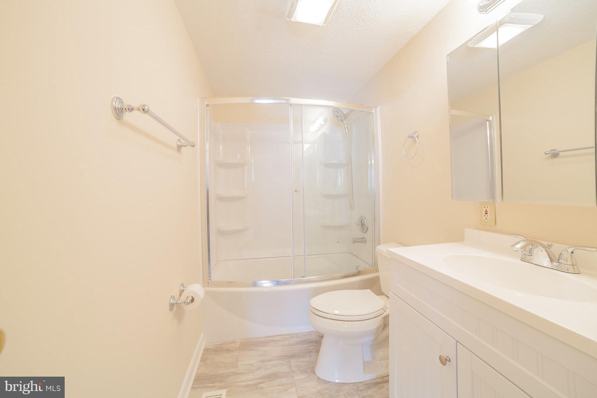 7862 Tick Neck Road Pasadena, MD 21122 - Photo 14 of 30 Bath