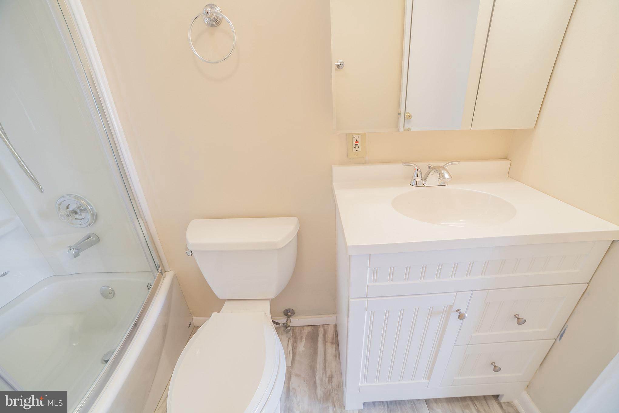 7862 Tick Neck Road Pasadena, MD 21122 - Photo 16 of 30 Bath