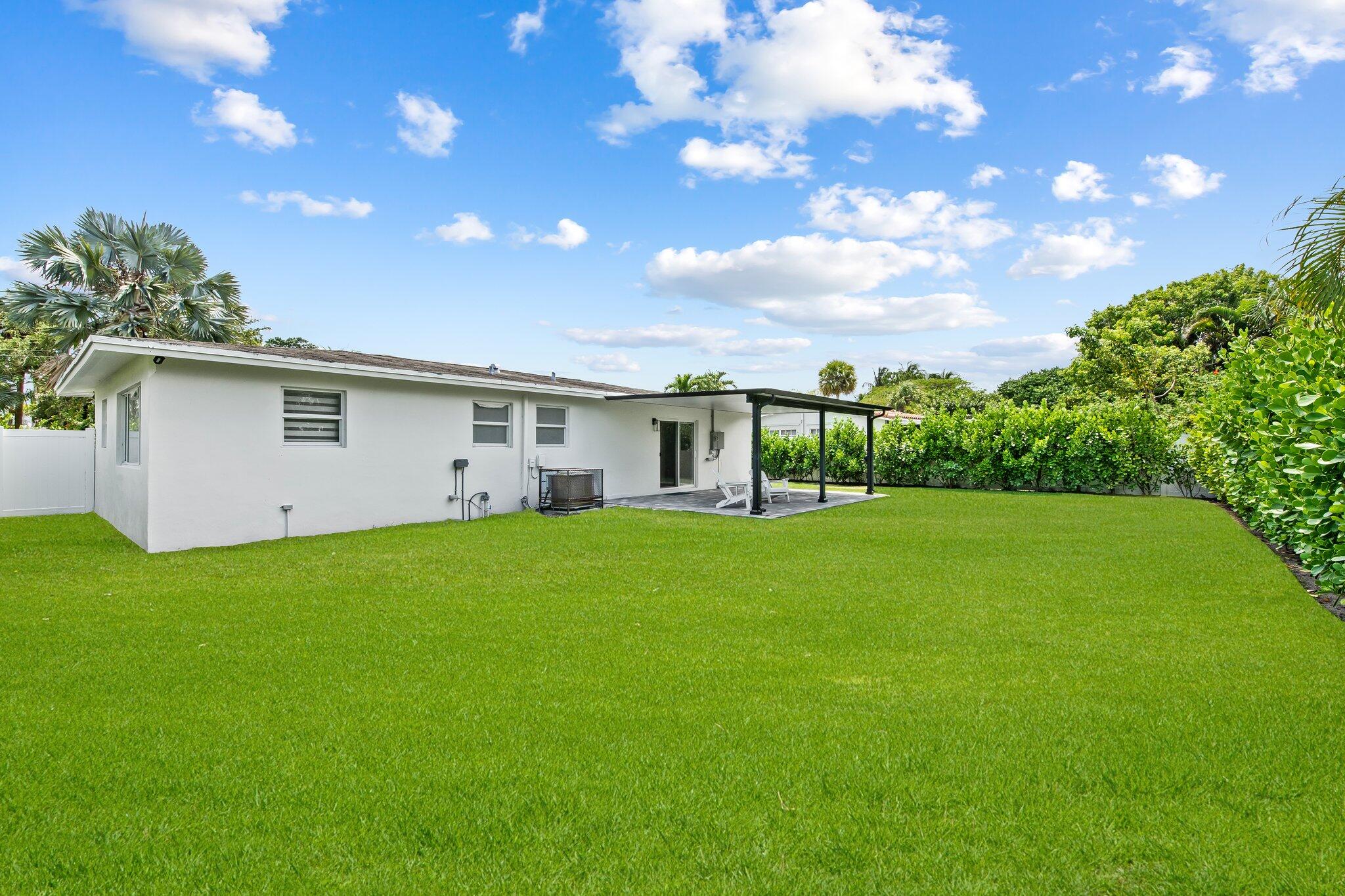1269 Northwest 4th Street Boca Raton, FL 33486 - Photo 11 of 29 yard