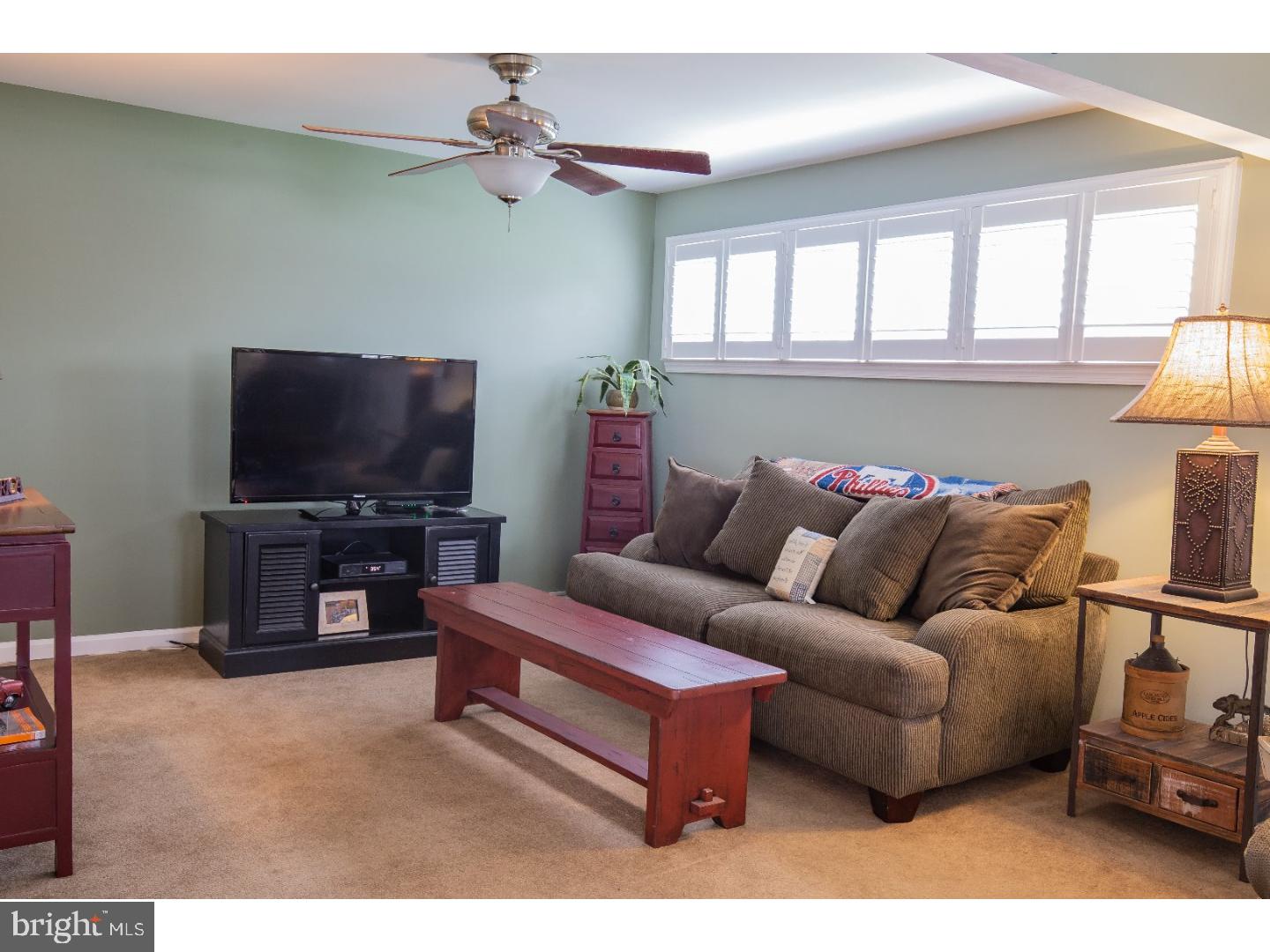 1024 Chesterfield Road Barrington, NJ 08033 - Photo 3 of 21