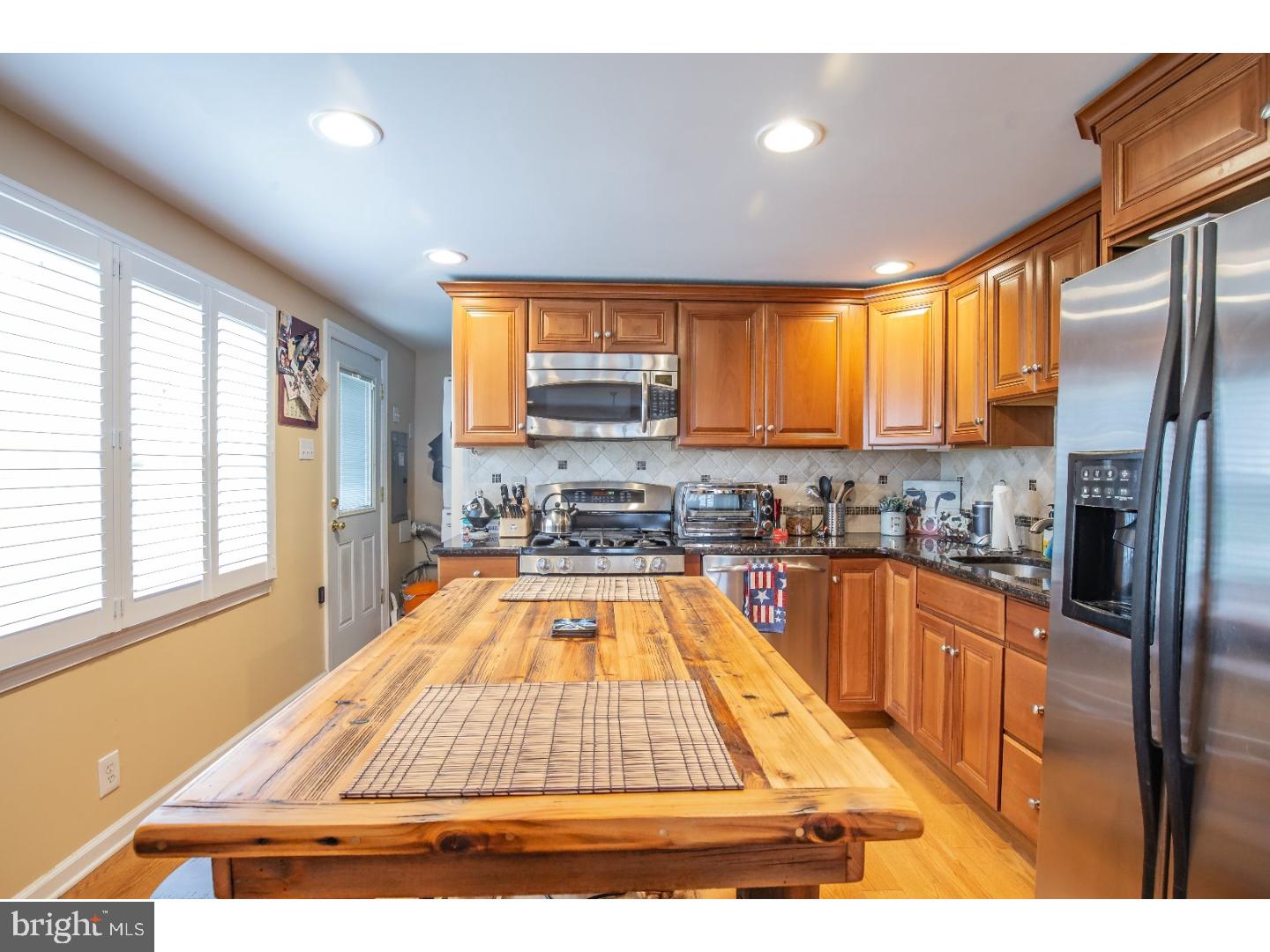1024 Chesterfield Road Barrington, NJ 08033 - Photo 8 of 21