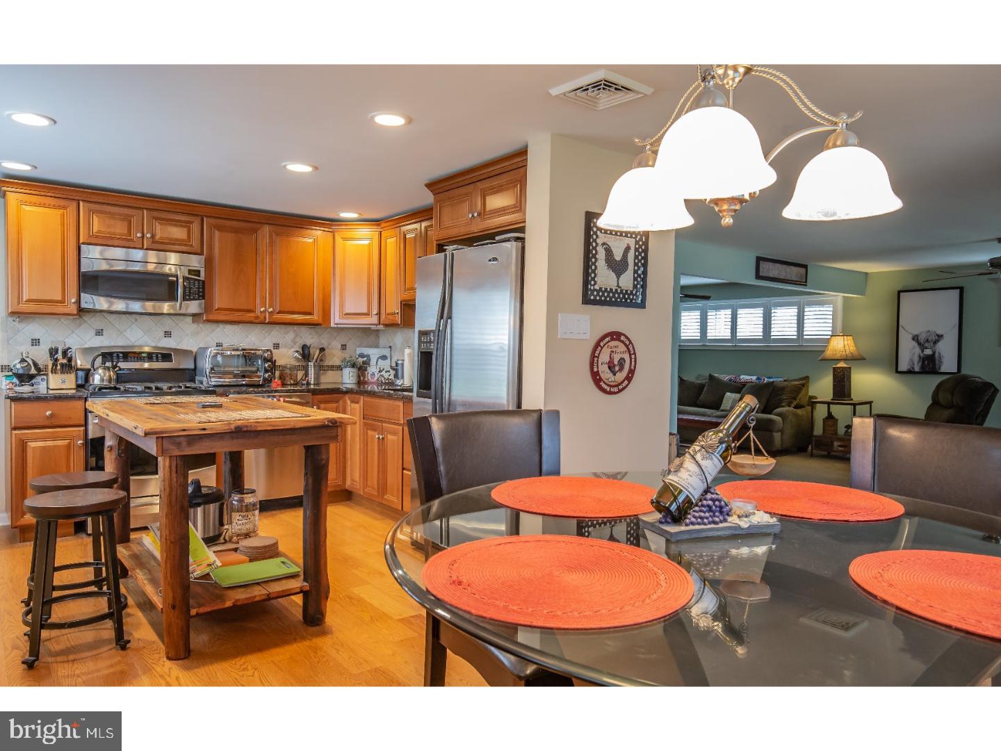1024 Chesterfield Road Barrington, NJ 08033 - Photo 9 of 21