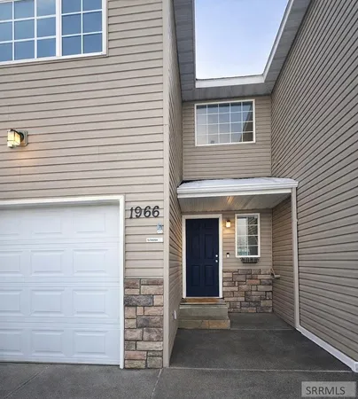 $1,875 | 1966 Dakota Lane, Ammon, ID 83406