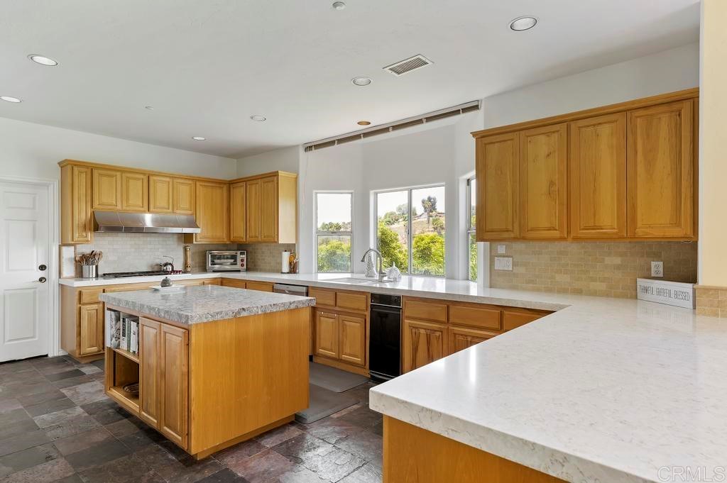 1089 Quail Creek Road Fallbrook, CA 92028 - Photo 7 of 49