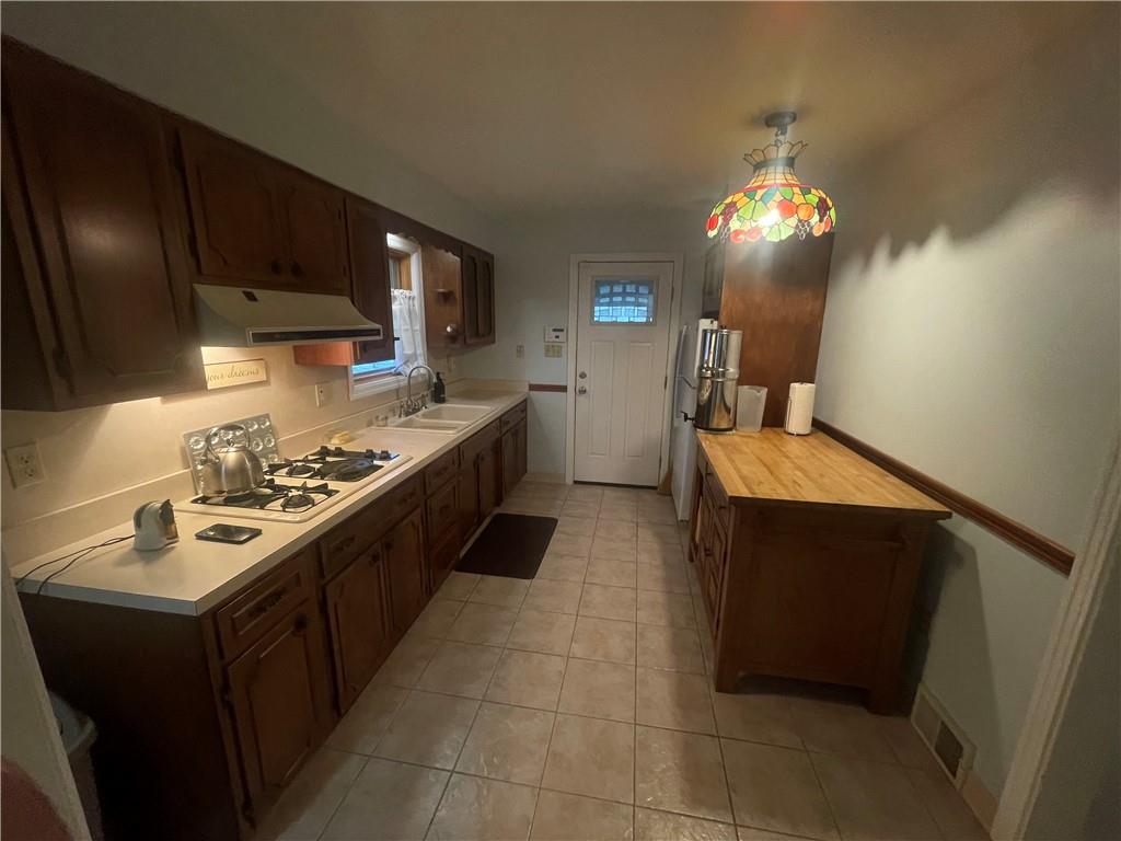 956 Beaver Road Ambridge, PA 15003 - Photo 23 of 44 First floor kitchen