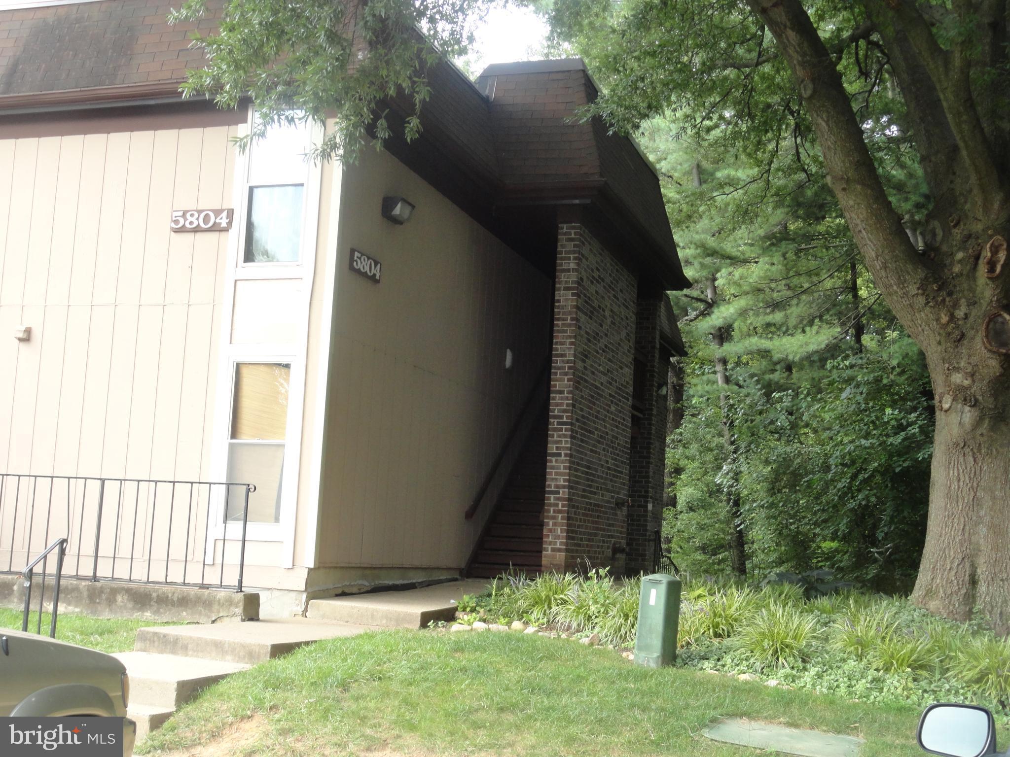 5804 Royal Ridge Drive, Unit P Springfield, VA 22152 - Photo 2 of 30 Exterior (Front)