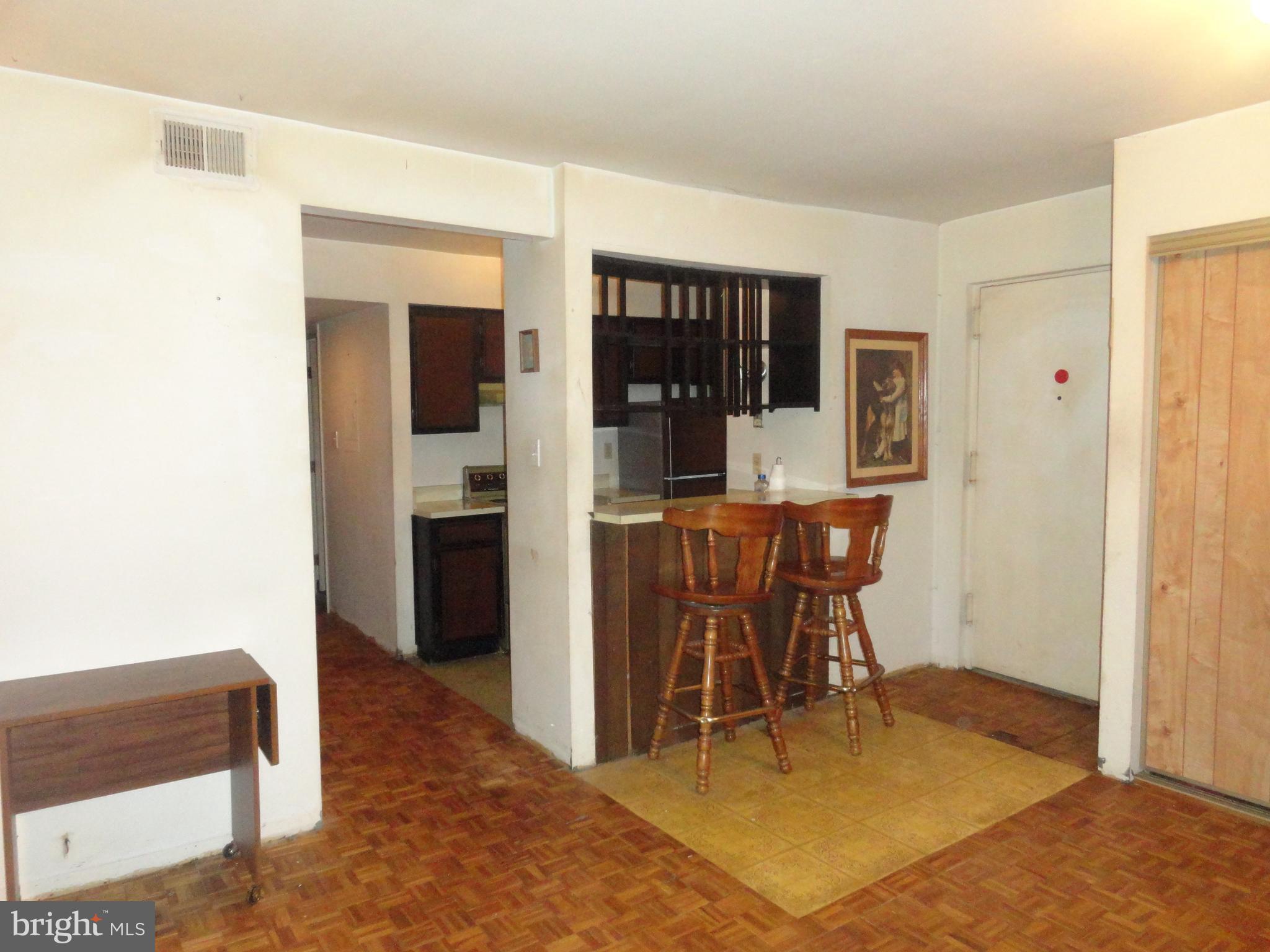 5804 Royal Ridge Drive, Unit P Springfield, VA 22152 - Photo 6 of 30 Dining Room