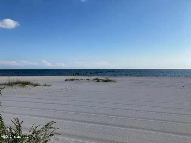 $3,950,000 | 101 4th Avenue, Pass Christian, MS 39571