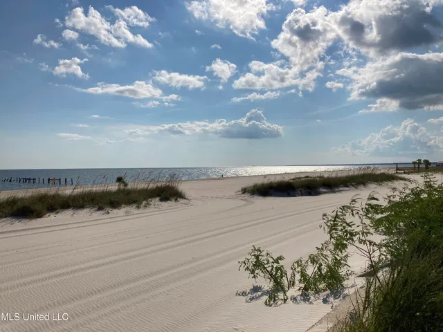 $3,950,000 | 101 4th Avenue, Pass Christian, MS 39571