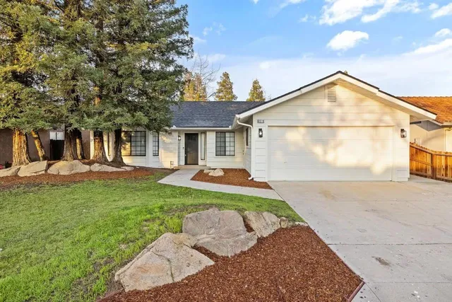 $2,650 | 6379 North Forestiere Avenue, Fresno, CA 93722