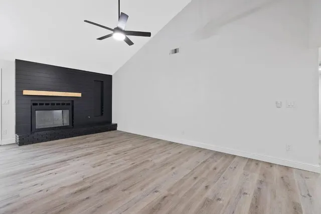 $2,500 | 6379 North Forestiere Avenue, Fresno, CA 93722