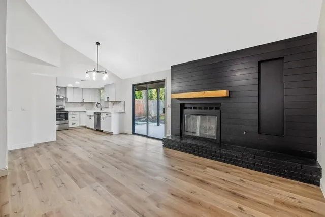 $2,500 | 6379 North Forestiere Avenue, Fresno, CA 93722