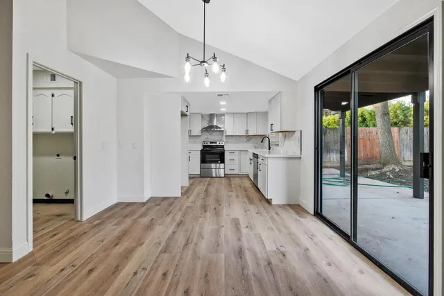 $2,500 | 6379 North Forestiere Avenue, Fresno, CA 93722