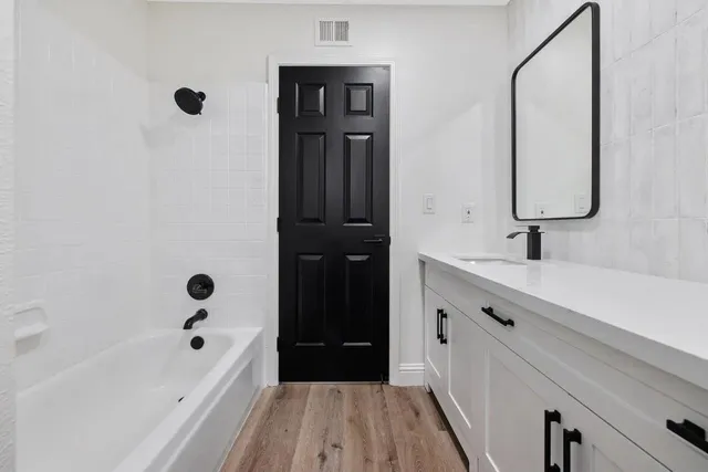 $2,500 | 6379 North Forestiere Avenue, Fresno, CA 93722