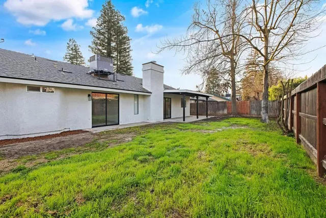 $2,500 | 6379 North Forestiere Avenue, Fresno, CA 93722