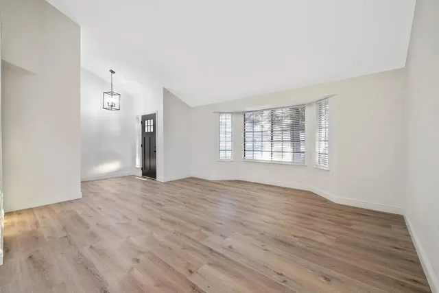 $2,500 | 6379 North Forestiere Avenue, Fresno, CA 93722