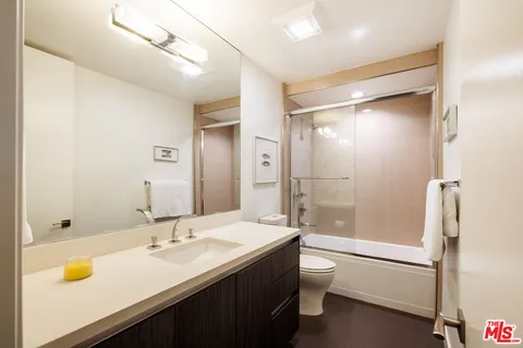 $2,595,000 | 612 Lincoln Boulevard, Unit 3, Santa Monica, CA 90402