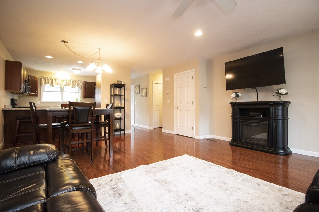 43 Pine Ridge Way, Unit 43 Middleboro, MA 02346 - Photo 2 of 30 Gallery Image 2