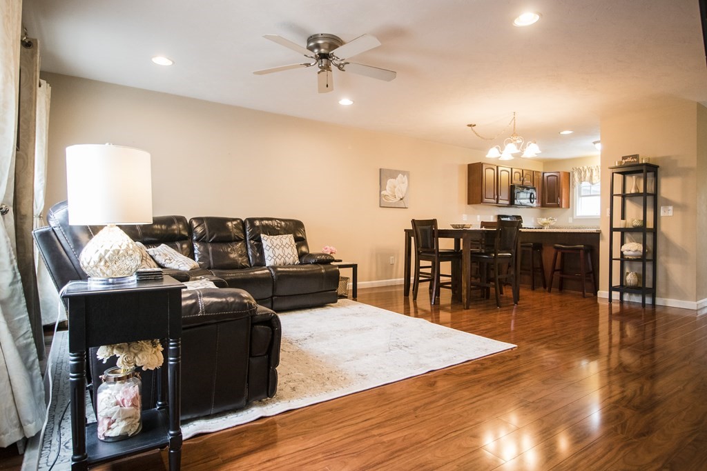 43 Pine Ridge Way, Unit 43 Middleboro, MA 02346 - Photo 3 of 30 Gallery Image 3