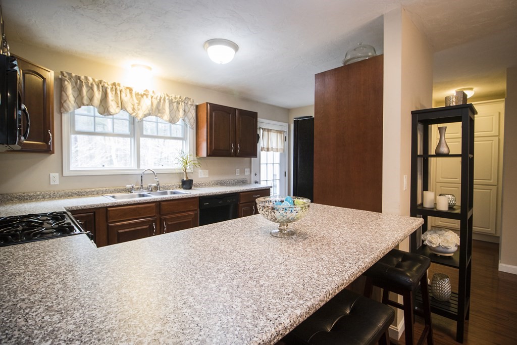 43 Pine Ridge Way, Unit 43 Middleboro, MA 02346 - Photo 6 of 30 Gallery Image 6