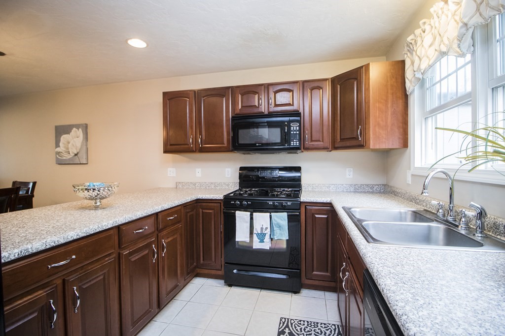 43 Pine Ridge Way, Unit 43 Middleboro, MA 02346 - Photo 9 of 30 Gallery Image 9