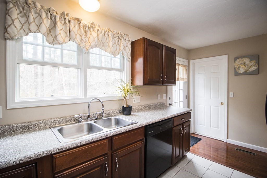 43 Pine Ridge Way, Unit 43 Middleboro, MA 02346 - Photo 10 of 30 Gallery Image 10