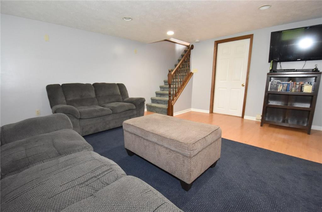 113 Gill Drive Beaver Falls, PA 15010 - Photo 5 of 23