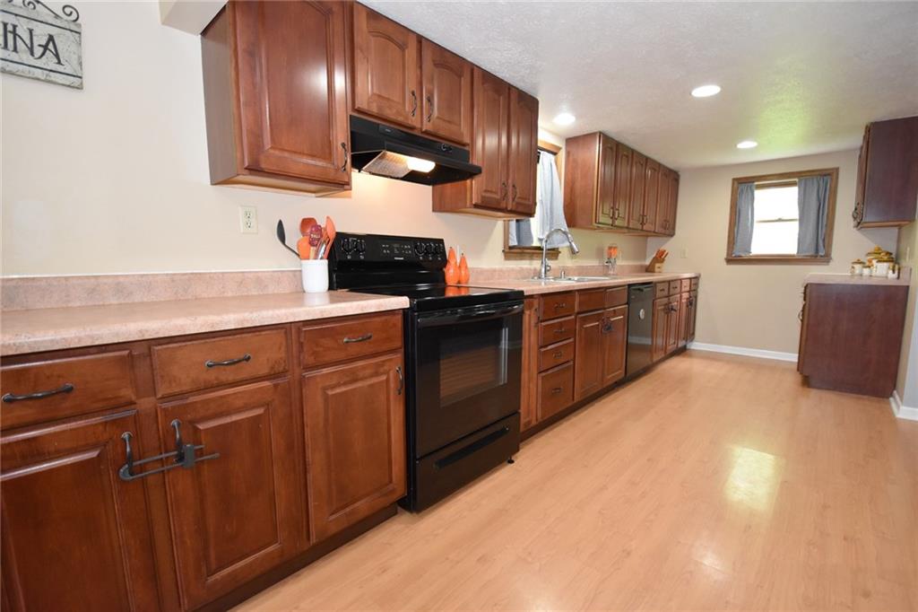 113 Gill Drive Beaver Falls, PA 15010 - Photo 7 of 23